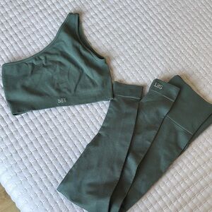 Green One-Shoulder Sports Bra & Legging Set